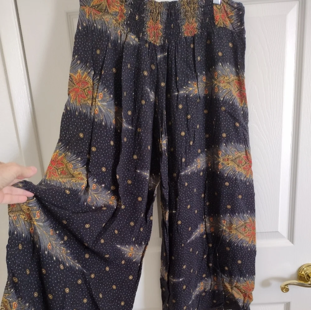 Women's Print Pants - Picture 3 of 3